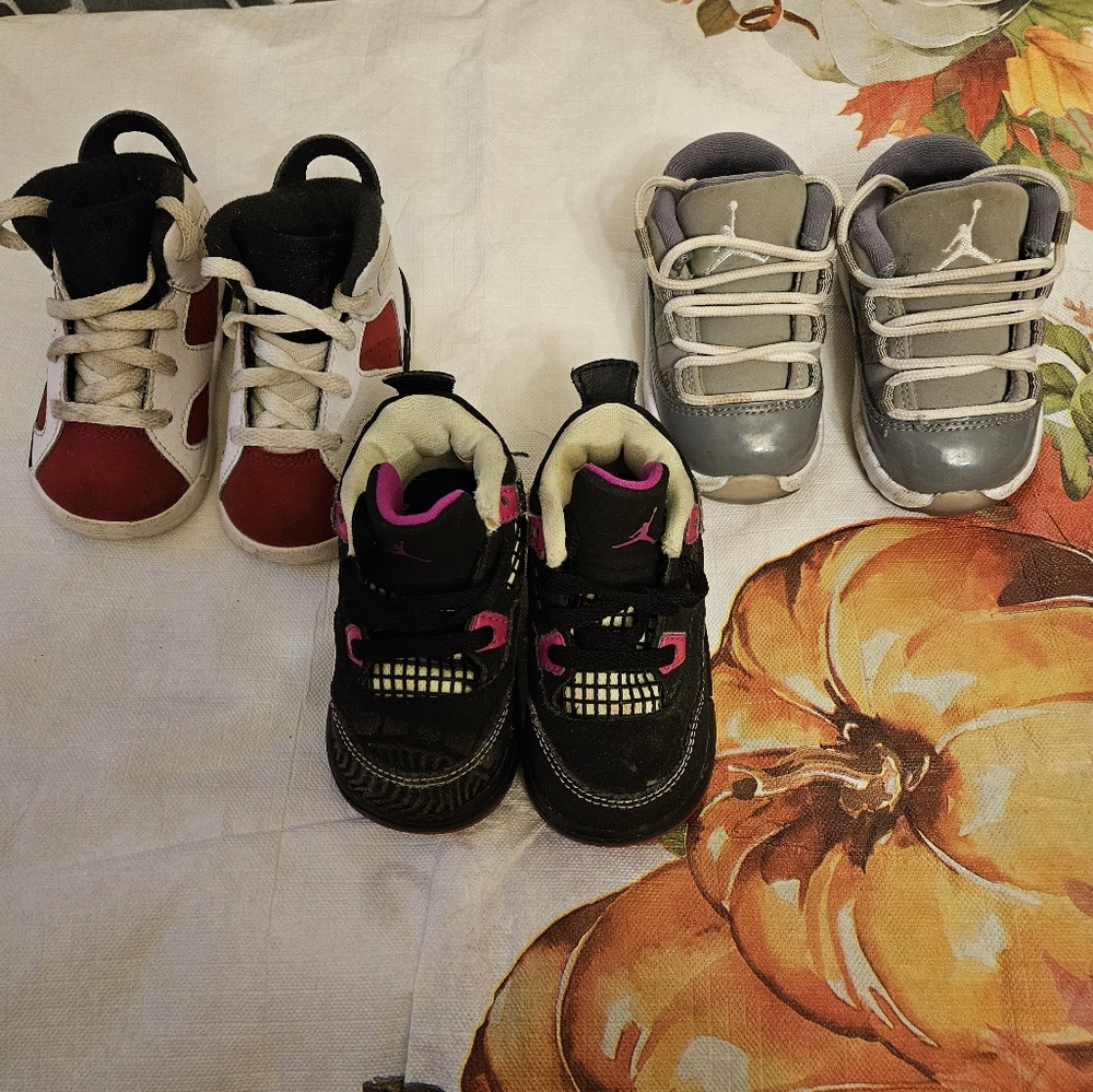 Air Jordan bundle. Size 4c.